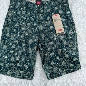 New with tags Levi’s shorts.
